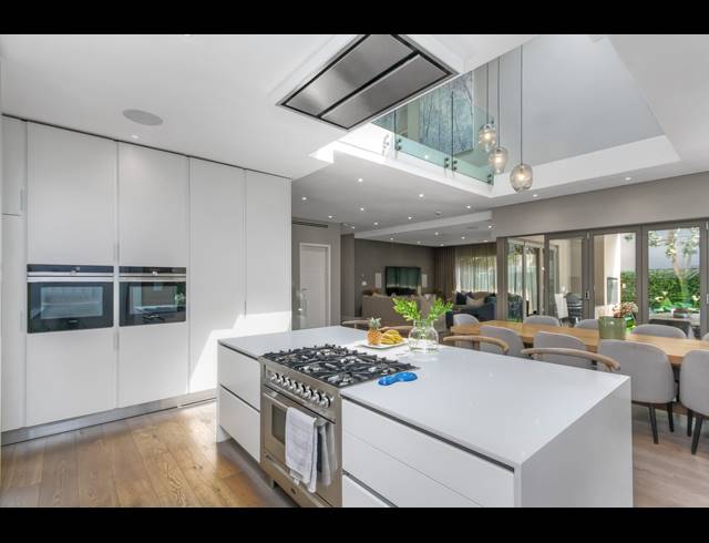 5 BEDROOM CLUSTER FOR SALE IN MORNINGSIDE